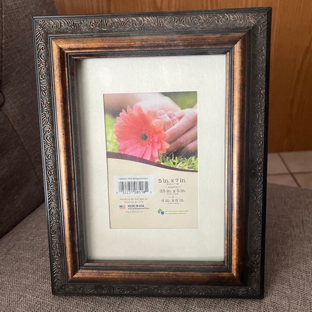 Brown Matted Picture Frame – Versatile Fit for 5x7, 4x6, or 3.5x5 Photos